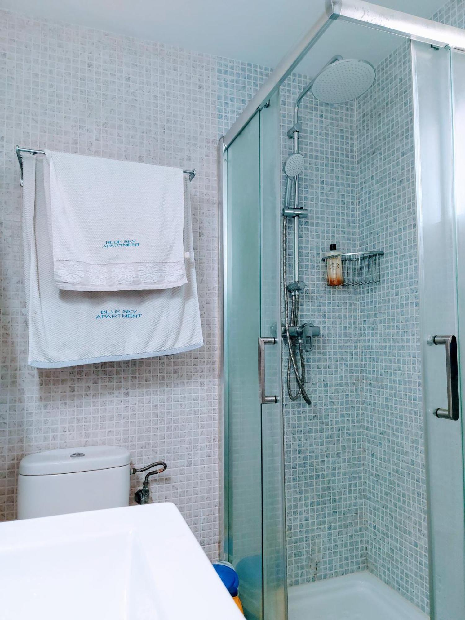 Blue Sky Apartment بينايدورم المظهر الخارجي الصورة