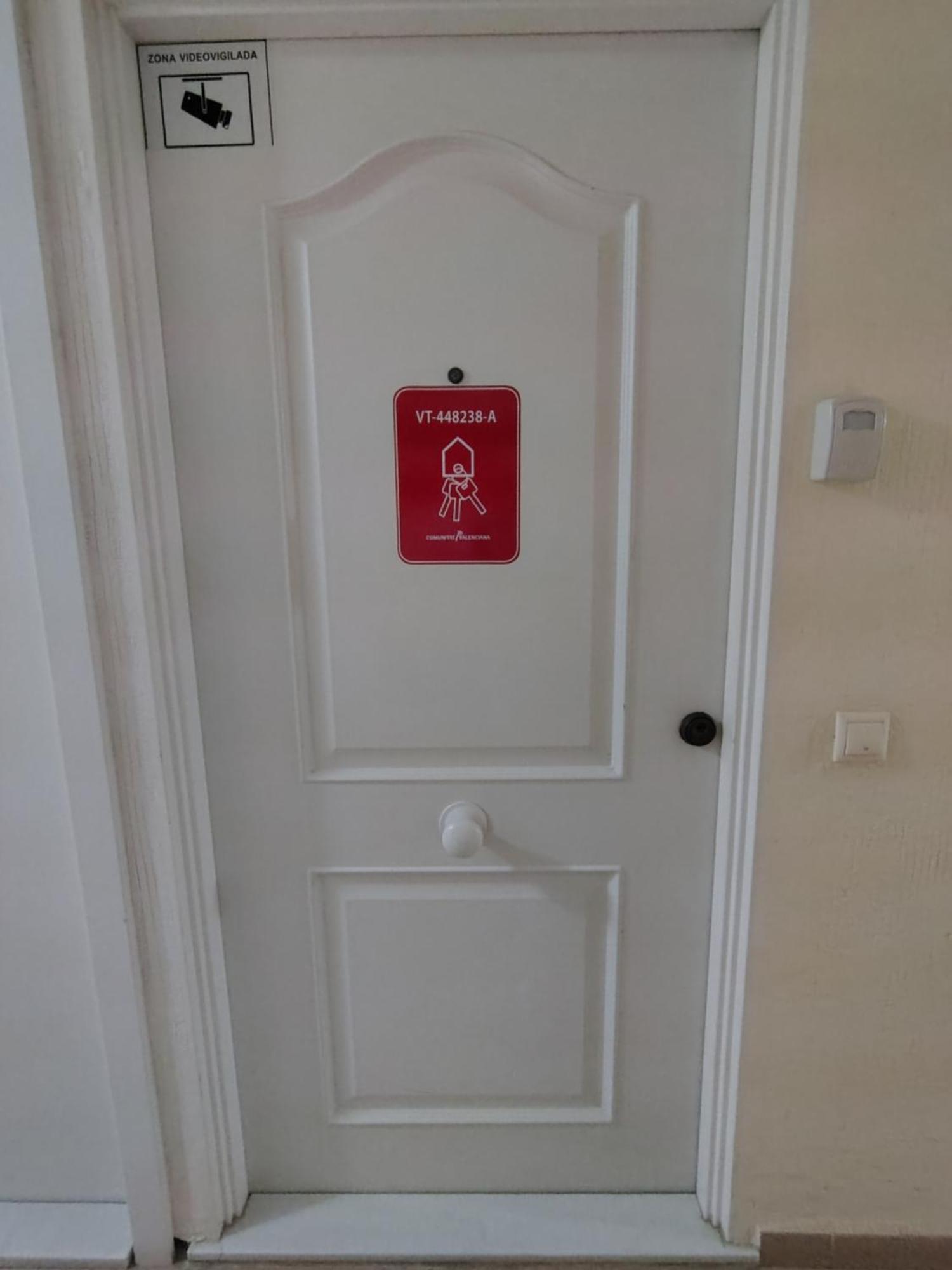 Blue Sky Apartment بينايدورم المظهر الخارجي الصورة
