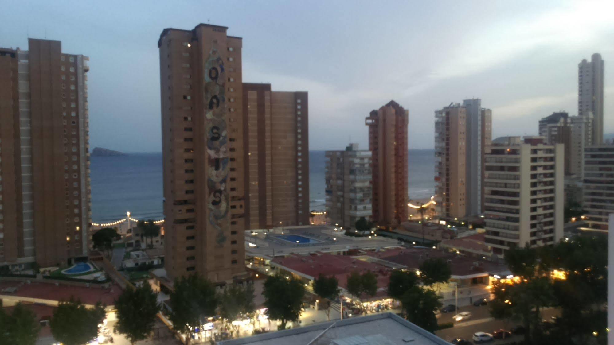 Blue Sky Apartment بينايدورم المظهر الخارجي الصورة