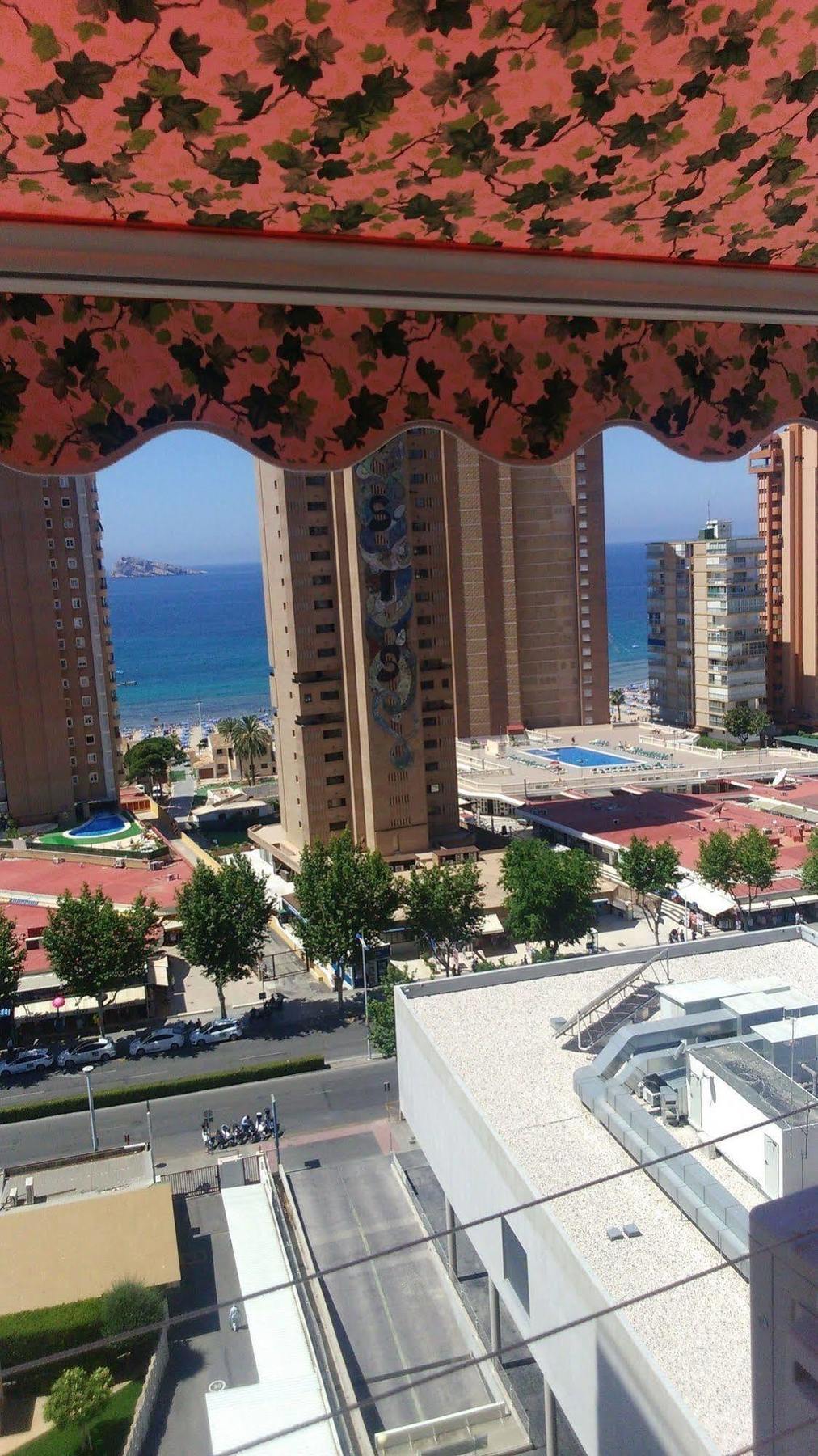 Blue Sky Apartment بينايدورم المظهر الخارجي الصورة
